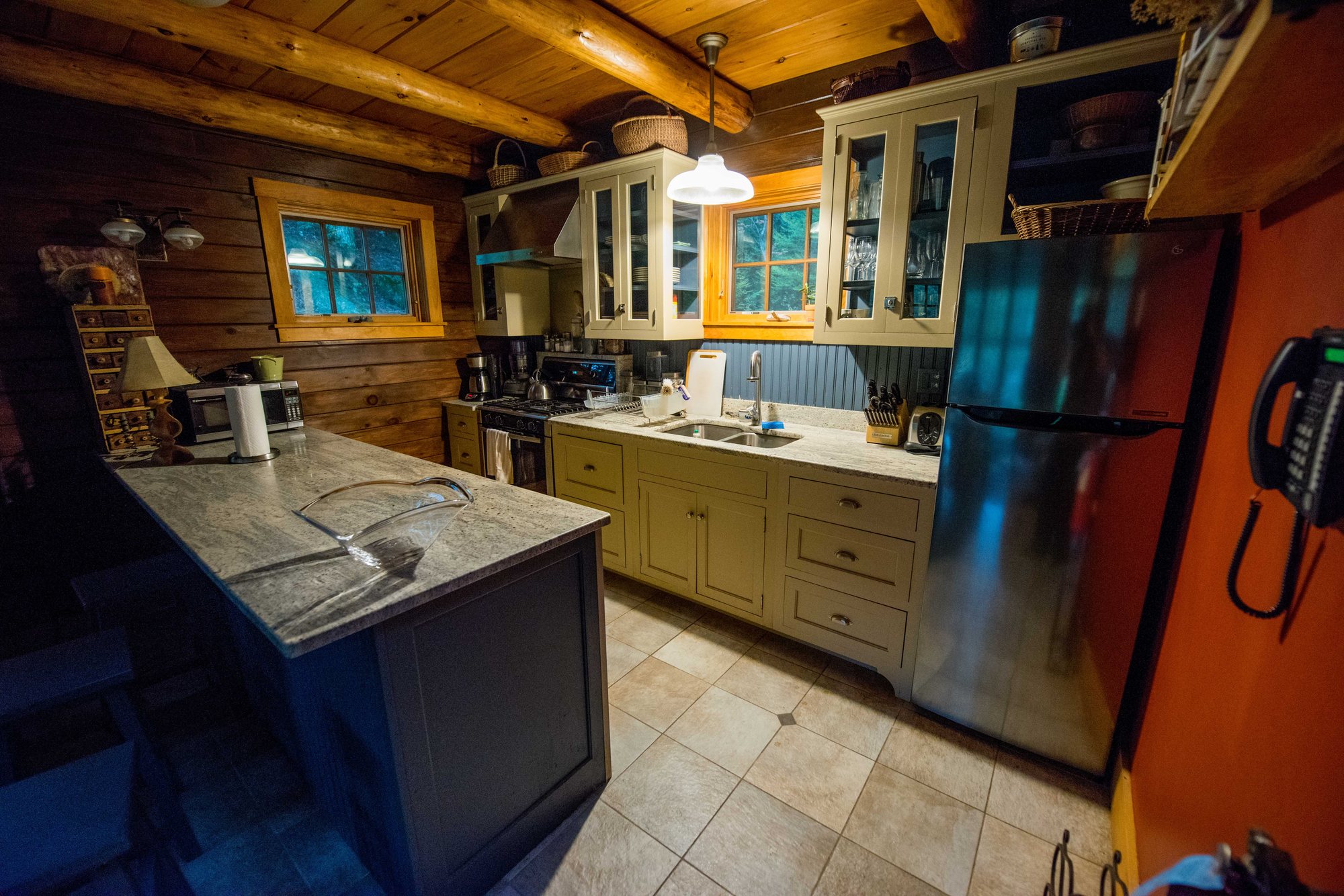 Snowshoe Cabin, photograph 7 of 12