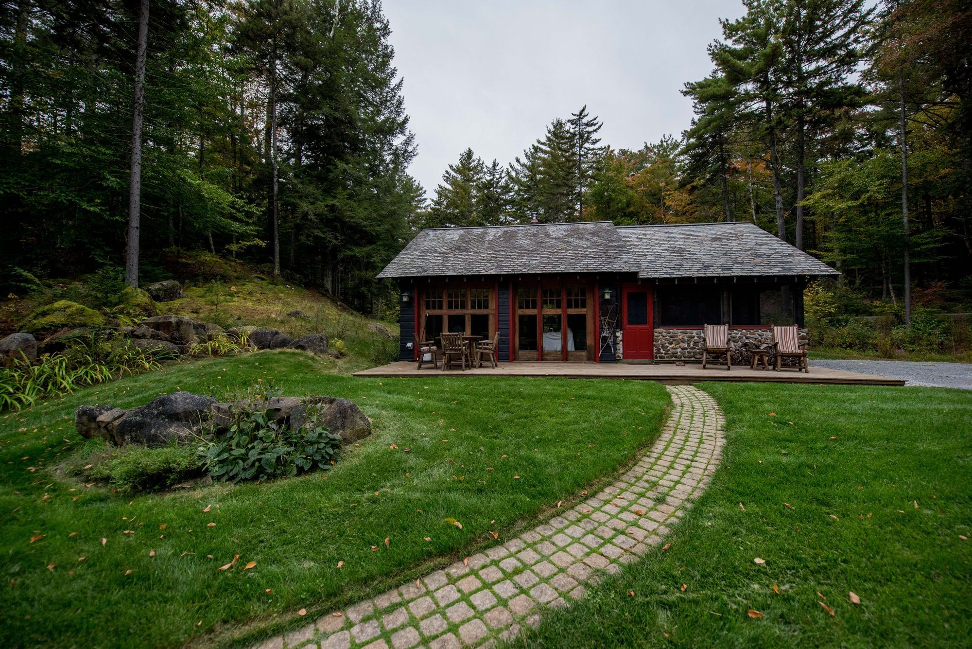 Snowshoe Cabin, photograph 1 of 6
