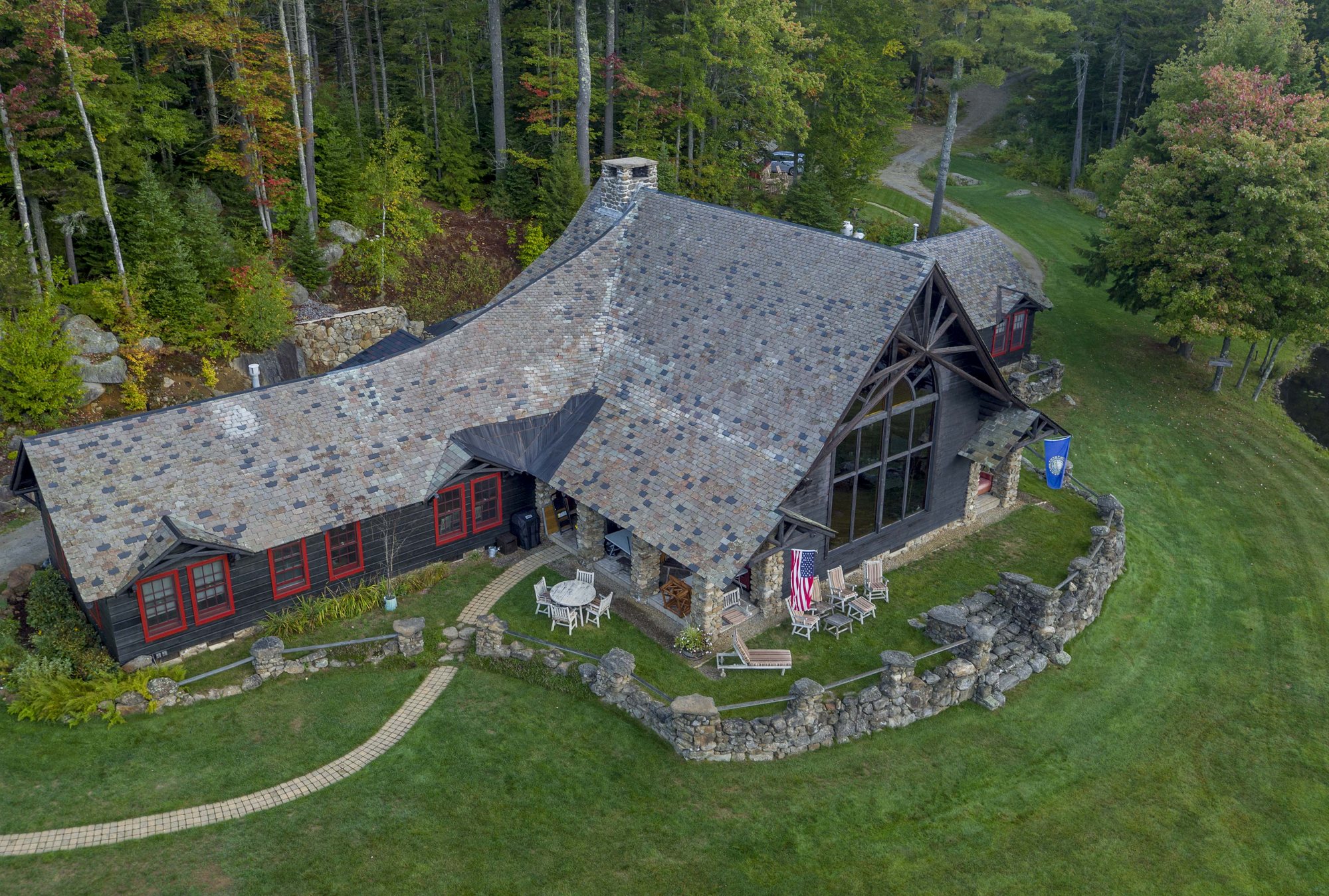 Lakefalls Lodge, photograph 1 of 6